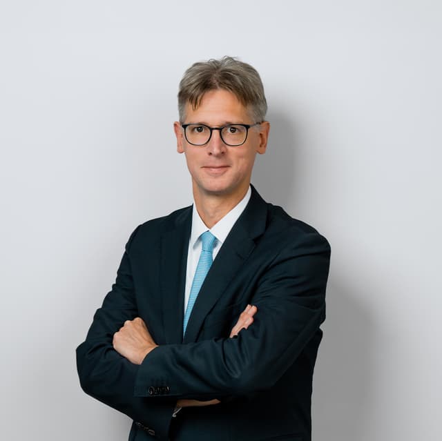 Dr. Wolfgang Heinze